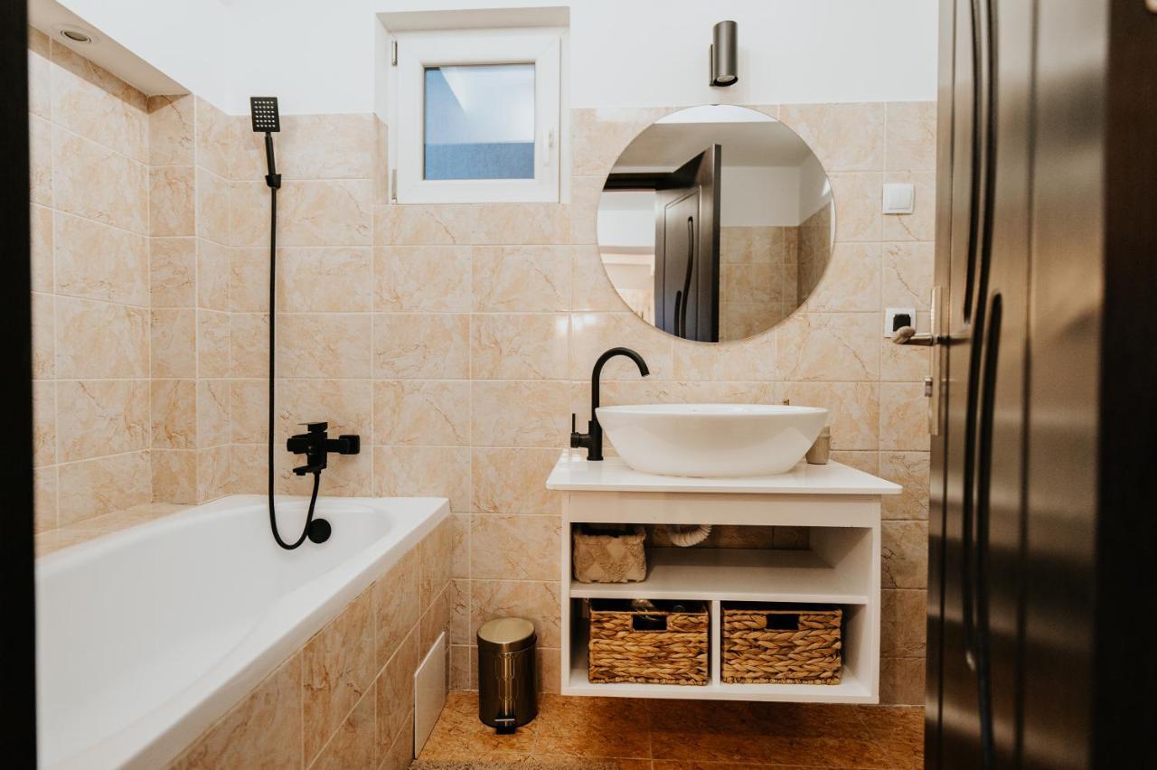 Doux Apartman Odorheiu Secuiesc Bagian luar foto